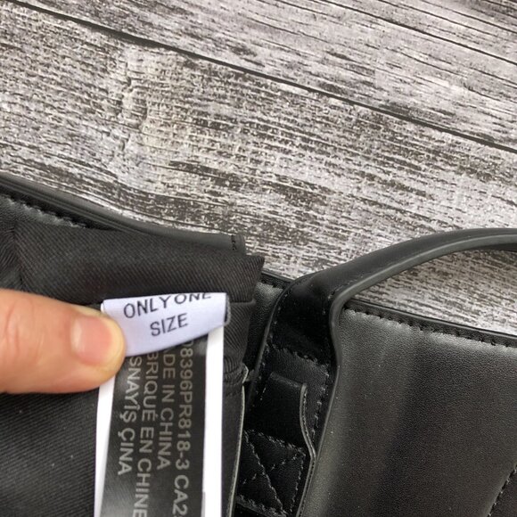 Diesel Black Logo Plaque Shoulder Bag - Picture 7 of 9